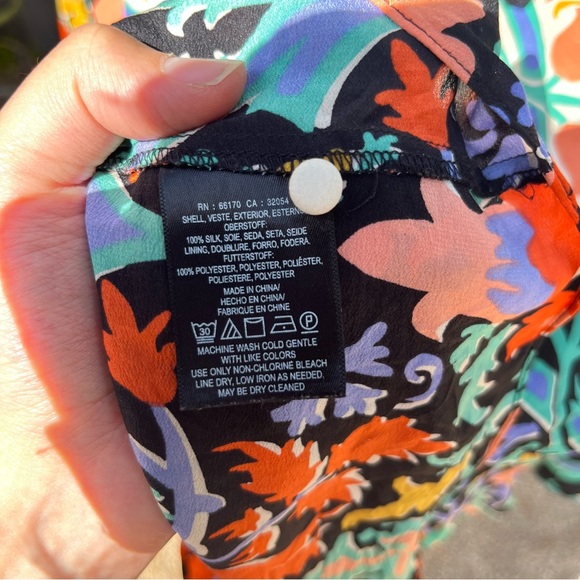 Anthropologie silk floral blouse - Picture 4 of 4